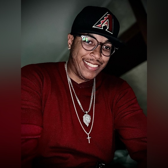 Meet your Posher, Above - Picture 1 of 1